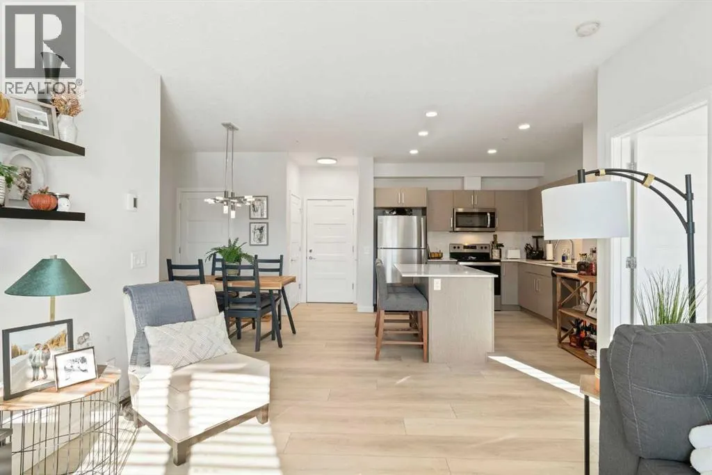 2204, 80 Greenbriar Place NW