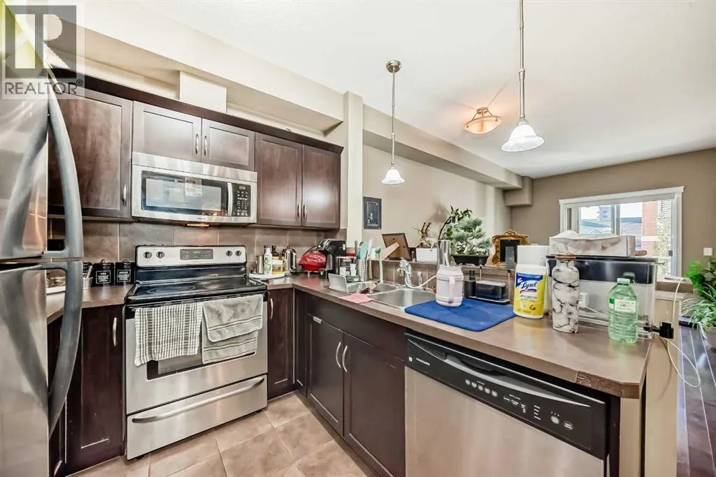 4404, 31 Country Village Manor NE