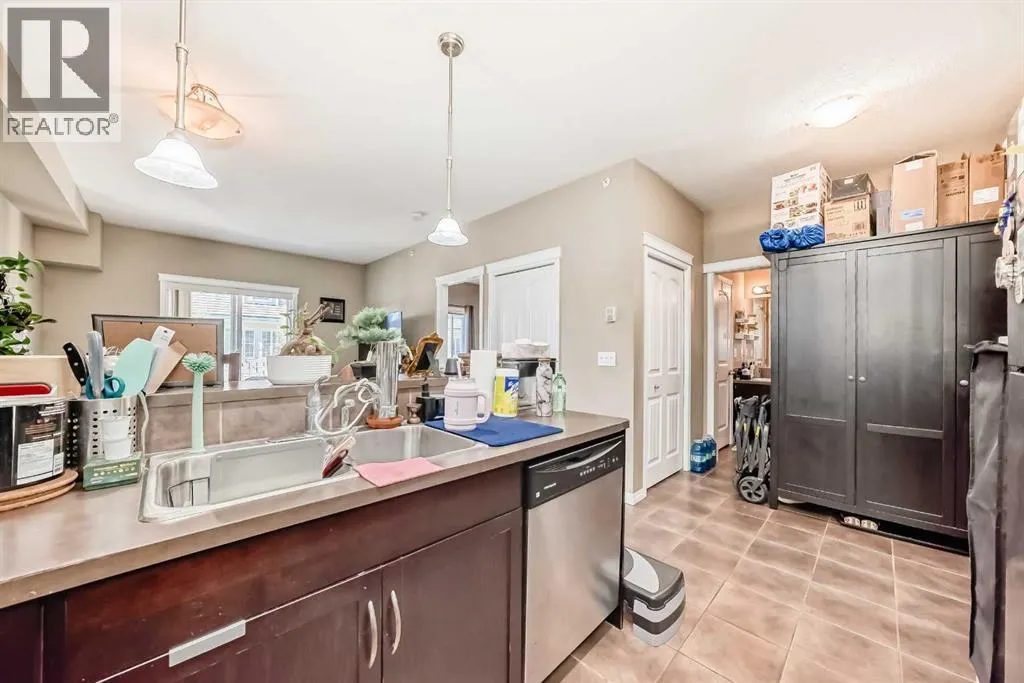 4404, 31 Country Village Manor NE