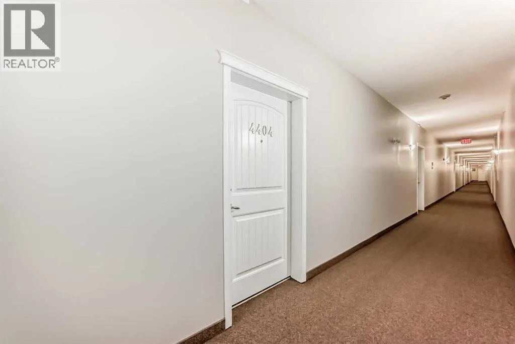 4404, 31 Country Village Manor NE