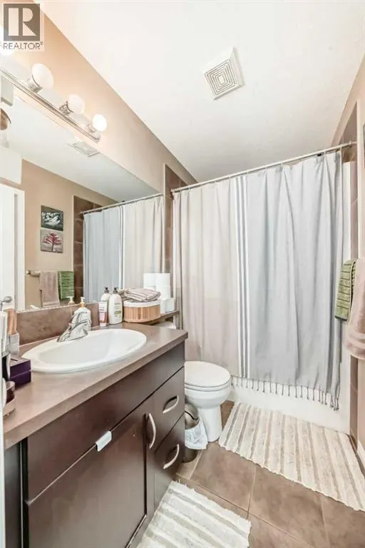4404, 31 Country Village Manor NE