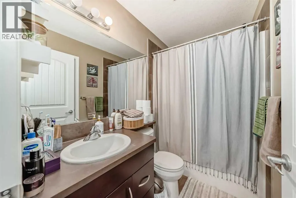 4404, 31 Country Village Manor NE