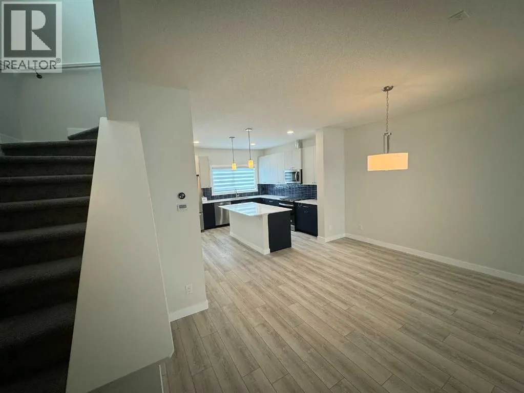 150 Edith Green NW
