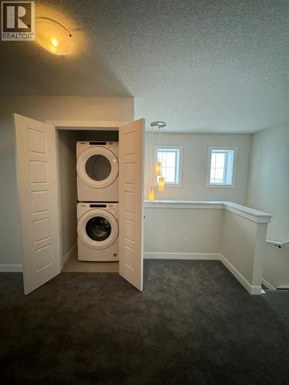 150 Edith Green NW