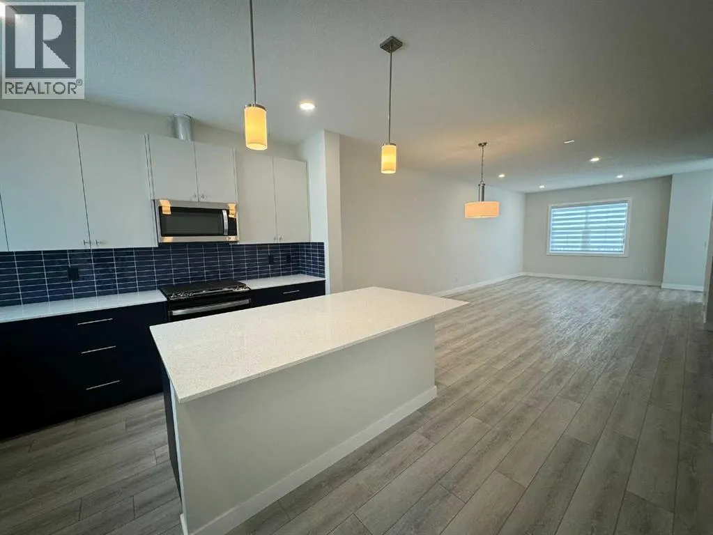 150 Edith Green NW