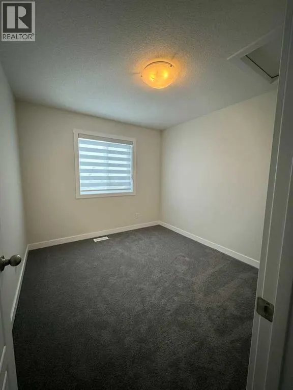 150 Edith Green NW