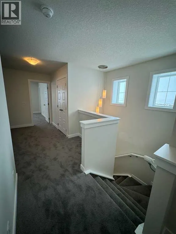 150 Edith Green NW
