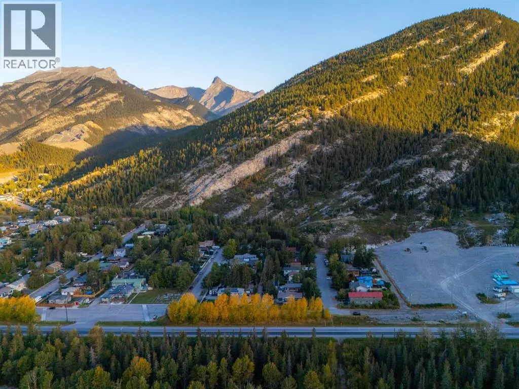 17 Exshaw Mountain Gateway