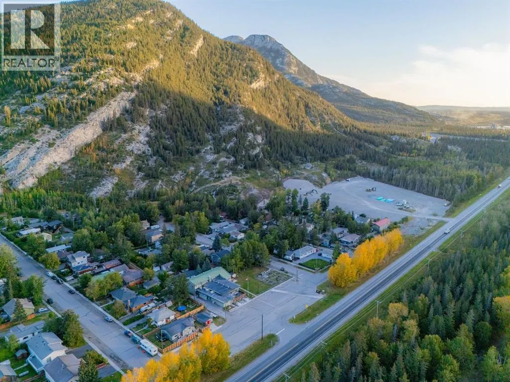 17 Exshaw Mountain Gateway