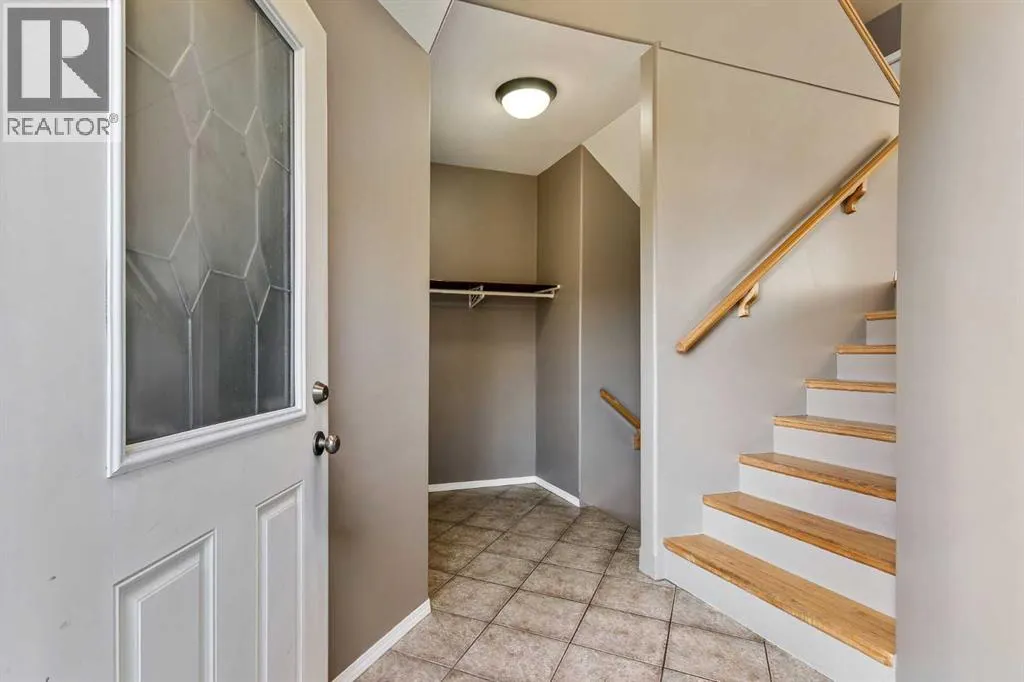 5105 21 Street Close