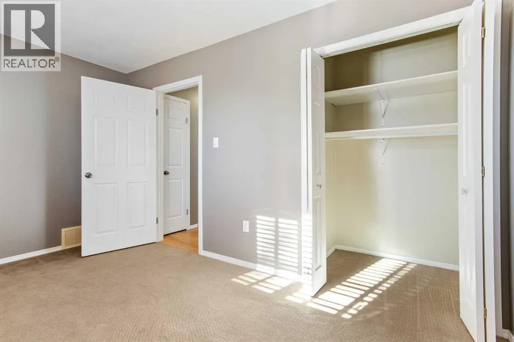 5105 21 Street Close