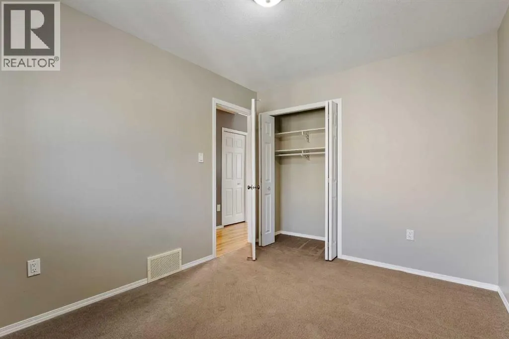 5105 21 Street Close
