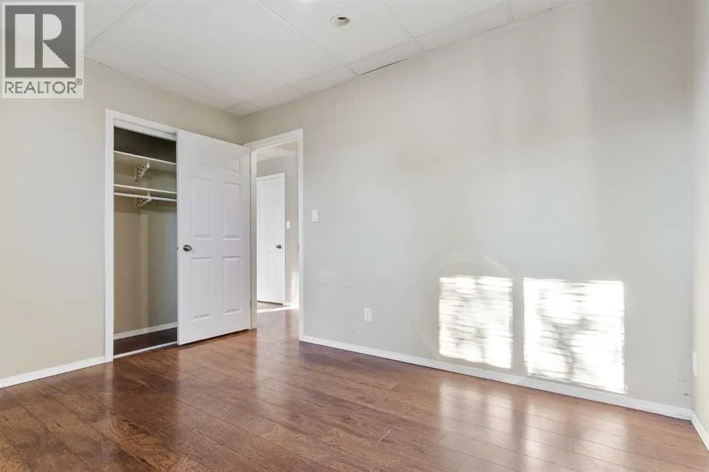 5105 21 Street Close