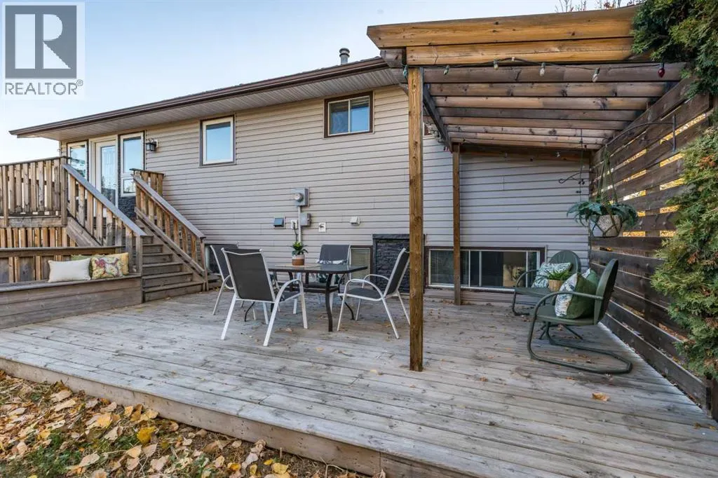 516 Sissons Crescent SE