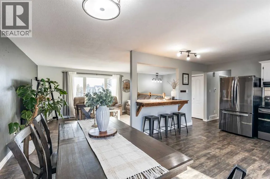 516 Sissons Crescent SE
