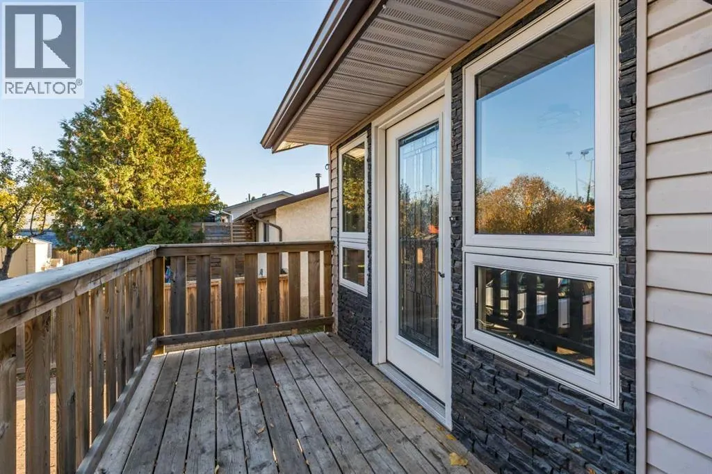 516 Sissons Crescent SE