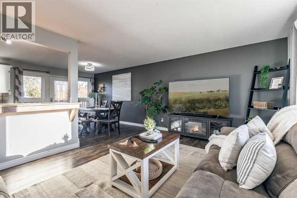 516 Sissons Crescent SE