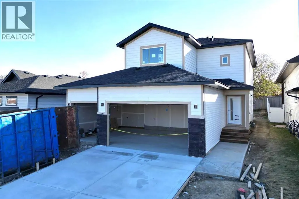 5821 Maple Cres