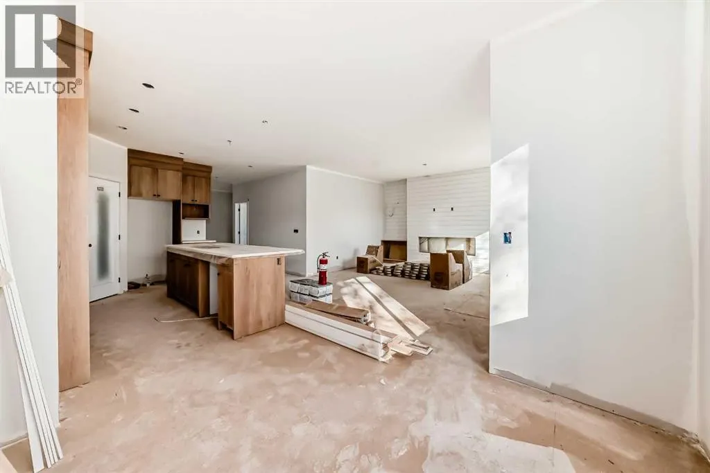 5821 Maple Cres