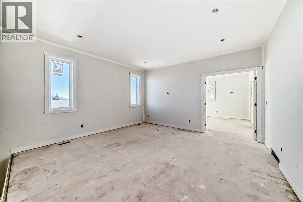 5821 Maple Cres