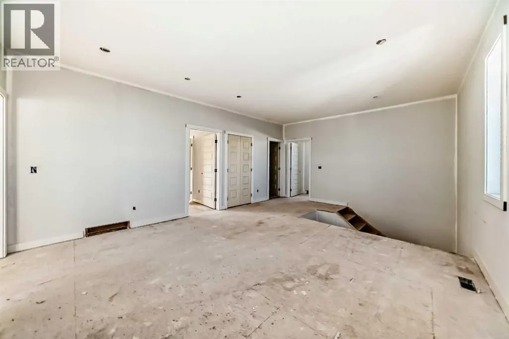 5821 Maple Cres