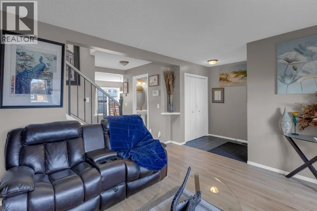 186 Everglen Rise SW