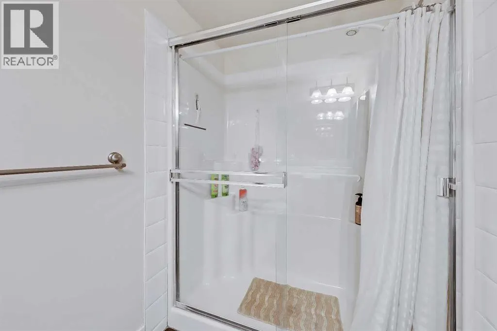 112, 380 Marina Drive