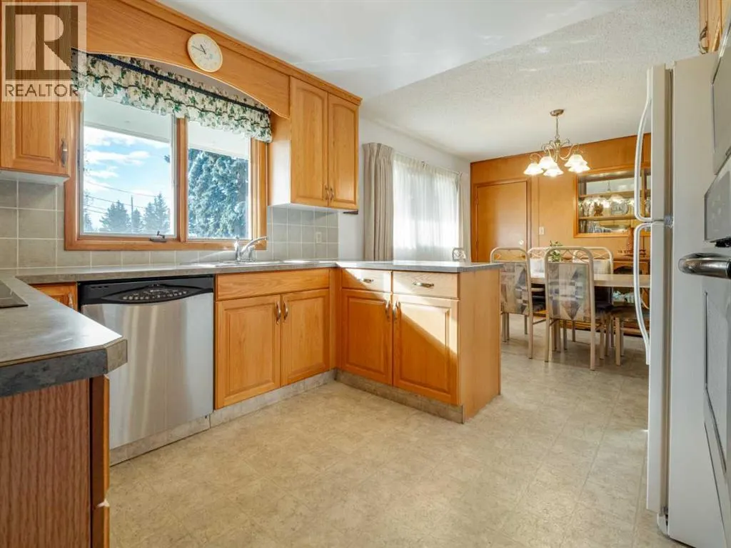 1311 23 Avenue