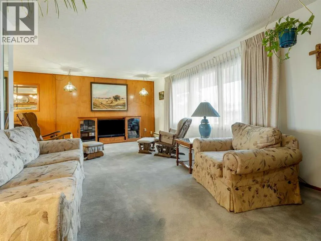 1311 23 Avenue