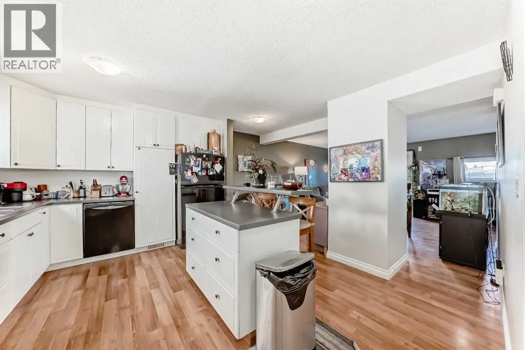 17, 131 Templehill Drive NE
