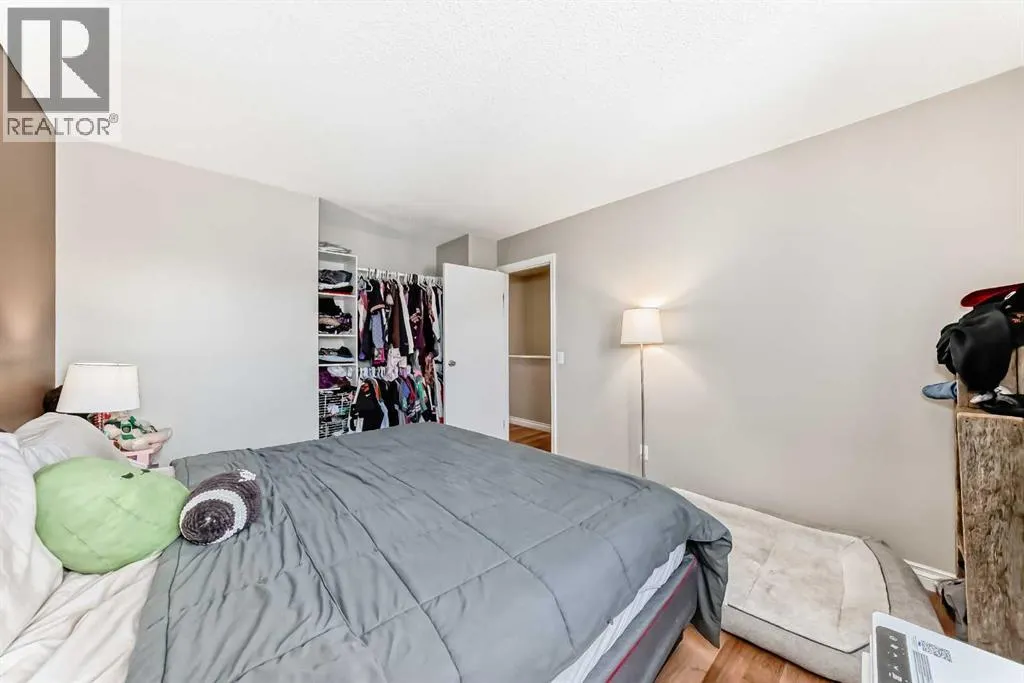 17, 131 Templehill Drive NE