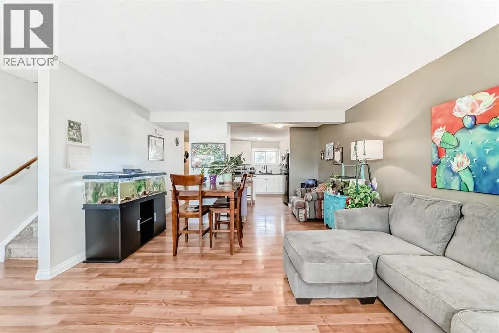 17, 131 Templehill Drive NE