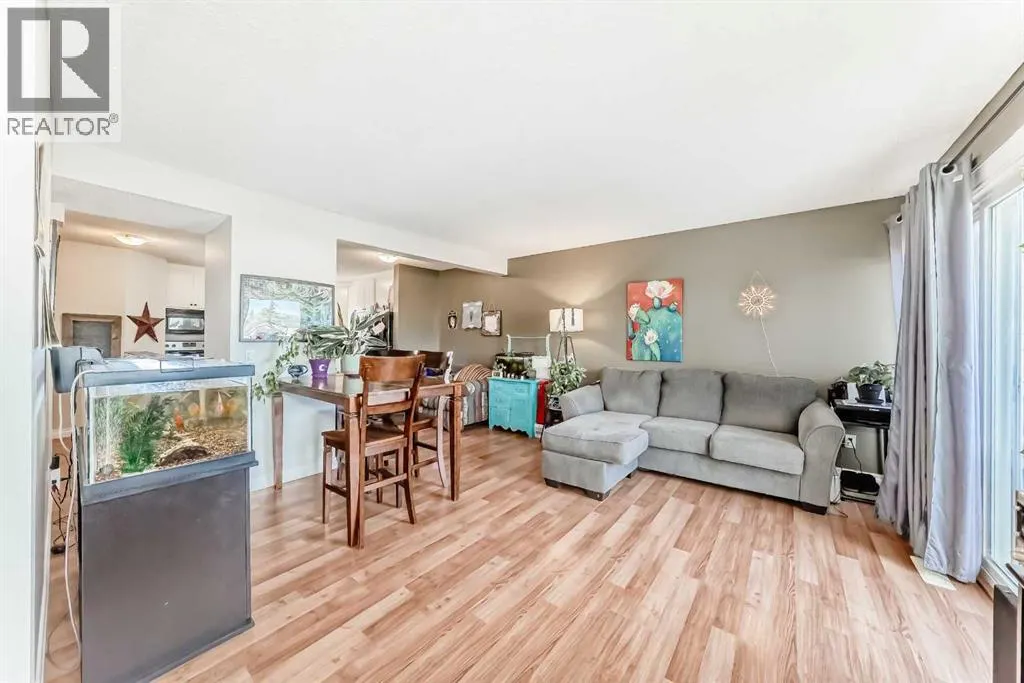 17, 131 Templehill Drive NE
