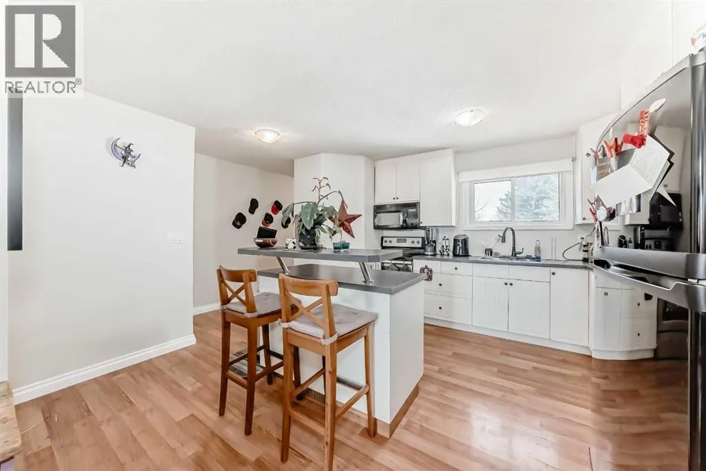 17, 131 Templehill Drive NE