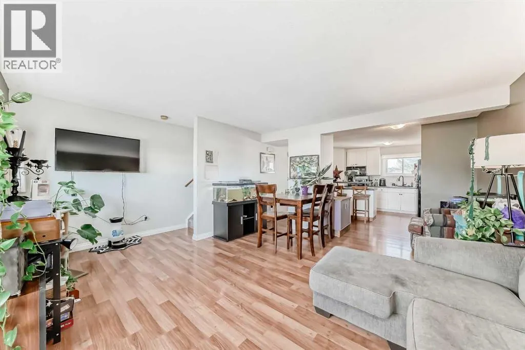 17, 131 Templehill Drive NE