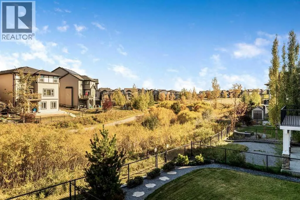 82 Panton View NW