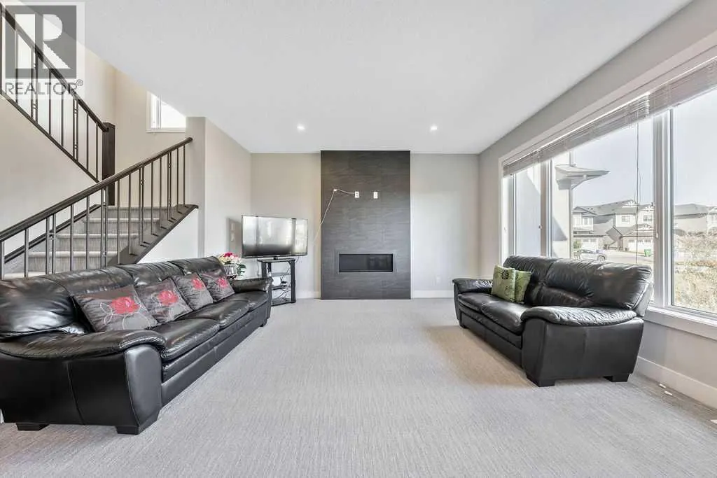 82 Panton View NW