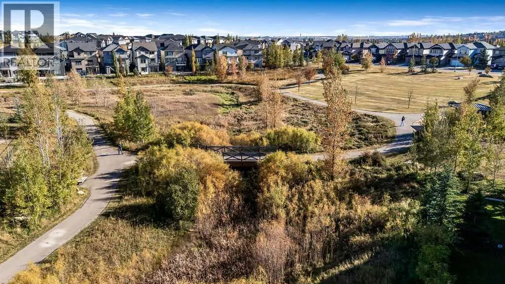 82 Panton View NW