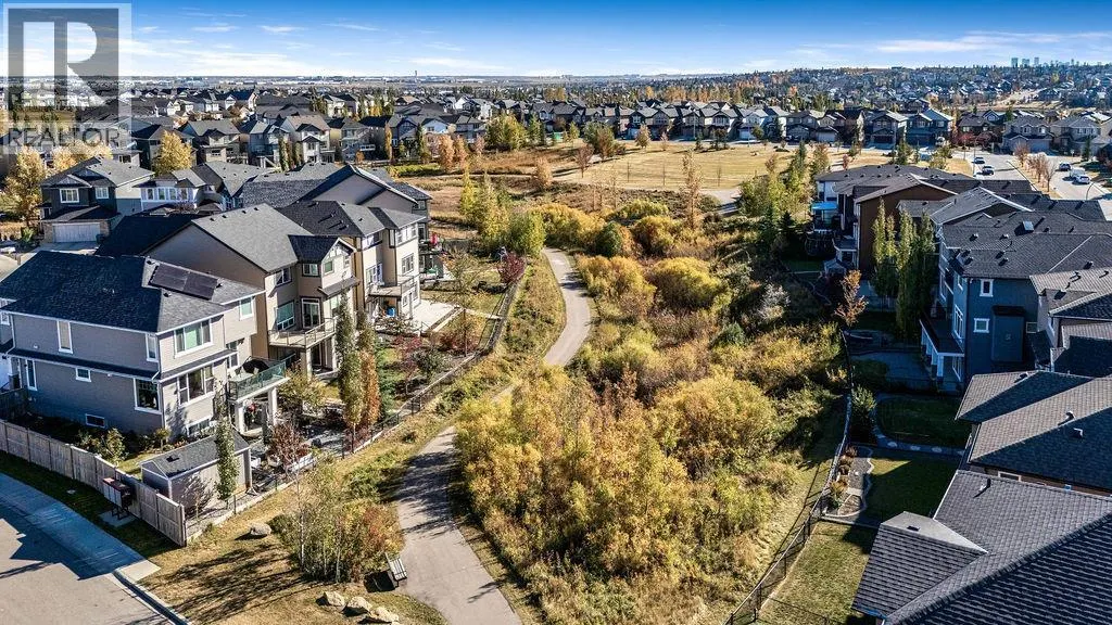 82 Panton View NW