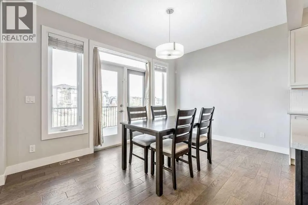 82 Panton View NW