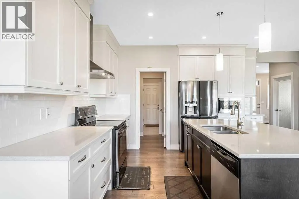 82 Panton View NW