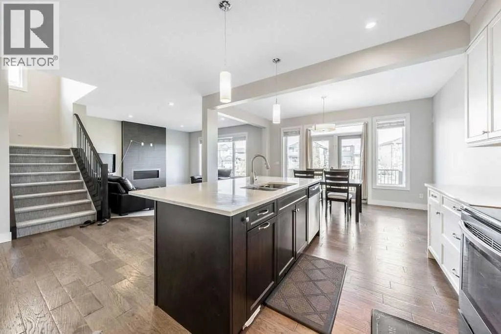 82 Panton View NW