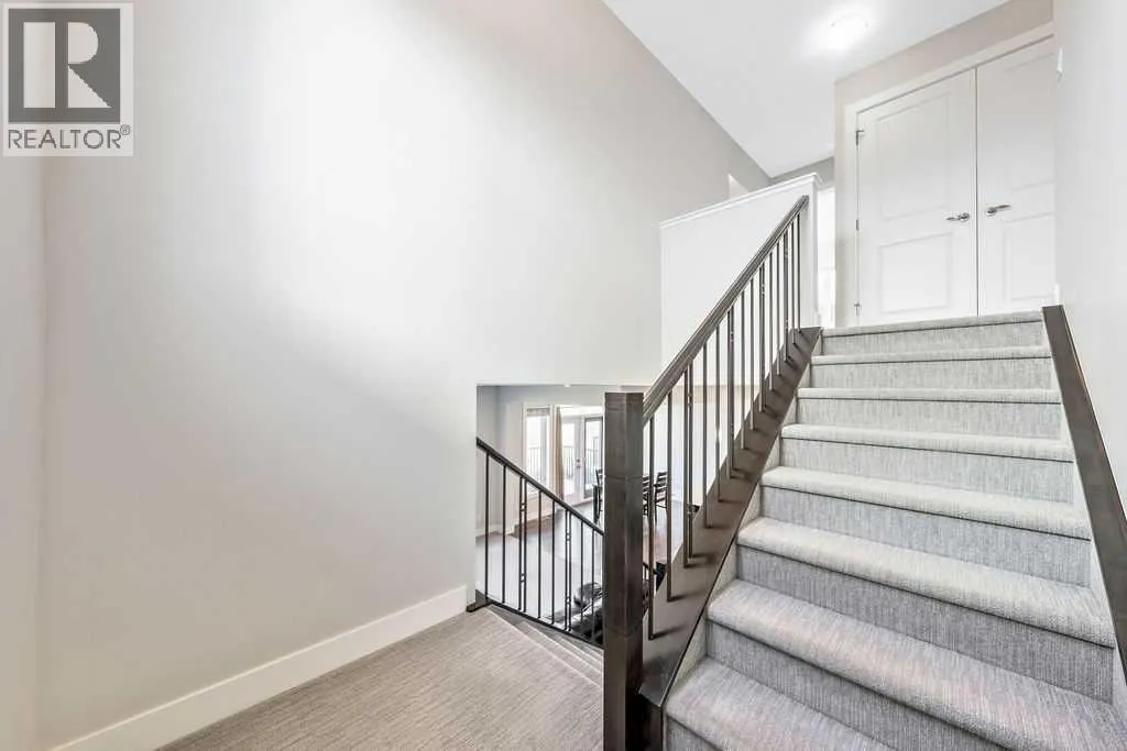 82 Panton View NW
