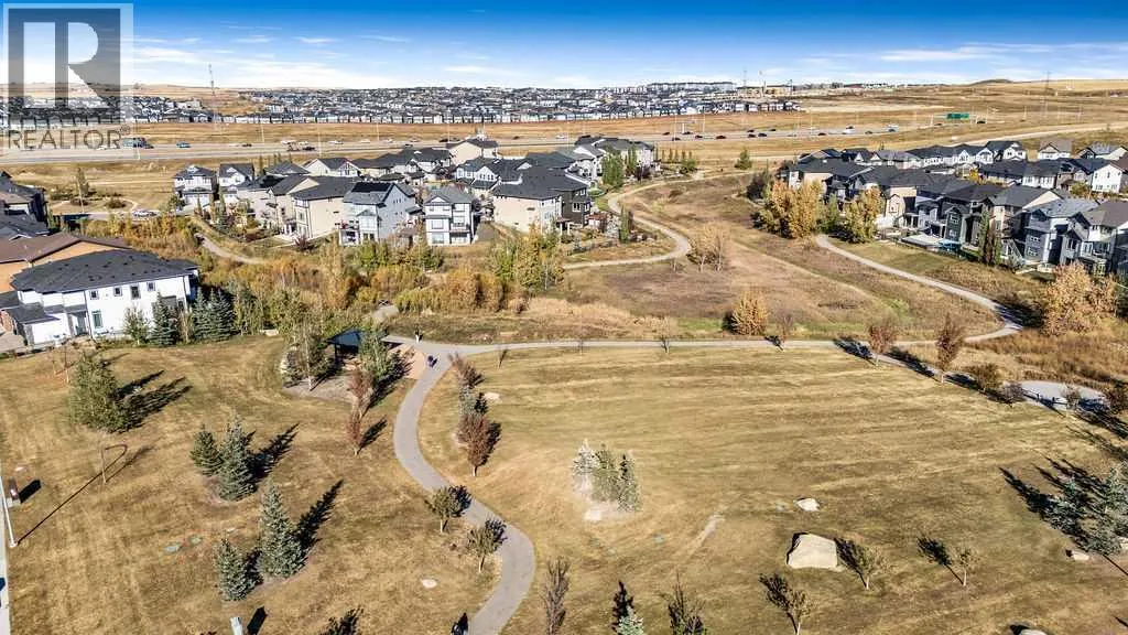 82 Panton View NW