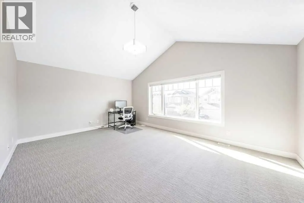 82 Panton View NW