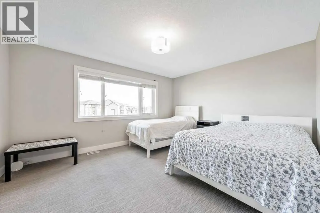82 Panton View NW