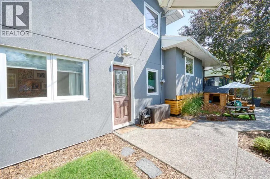 8027 Churchill Drive SW