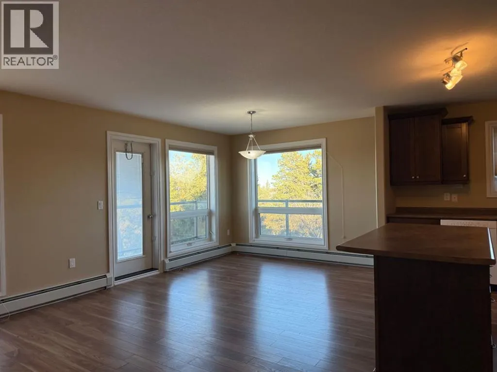 #302, 5015 Riverside Drive