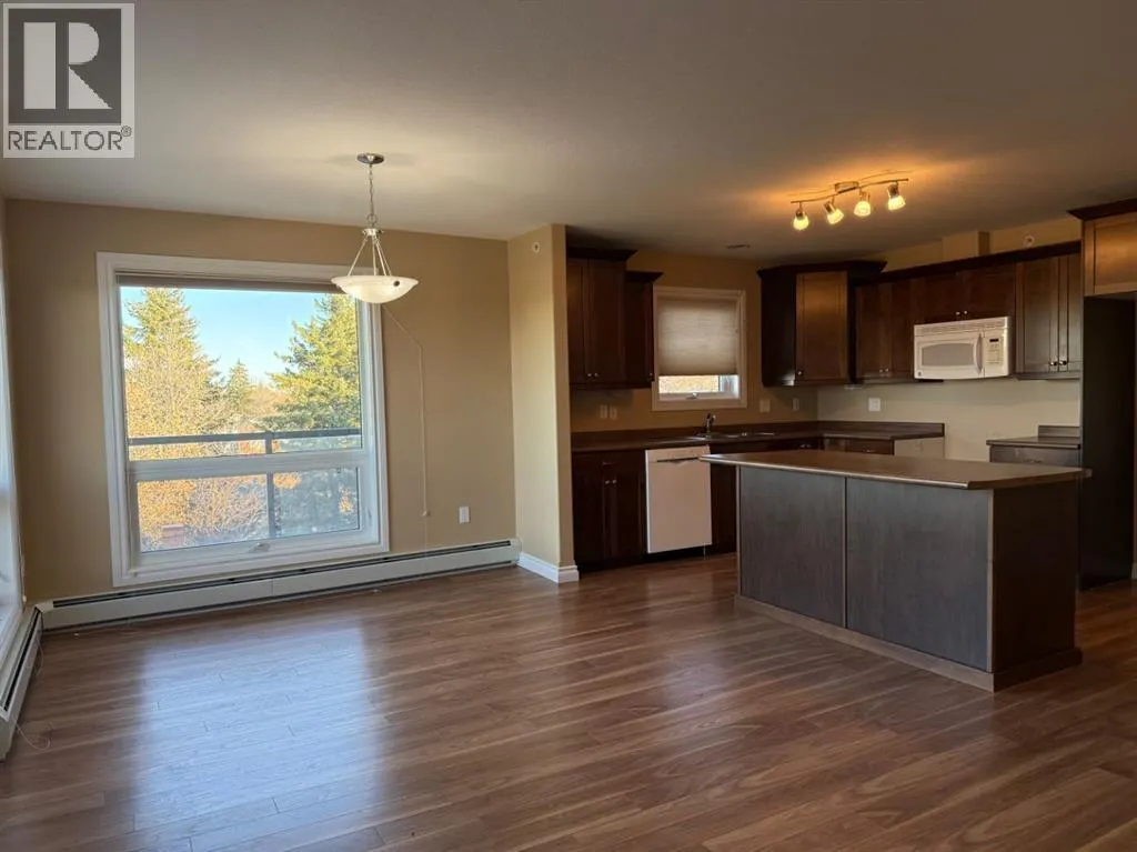 #302, 5015 Riverside Drive