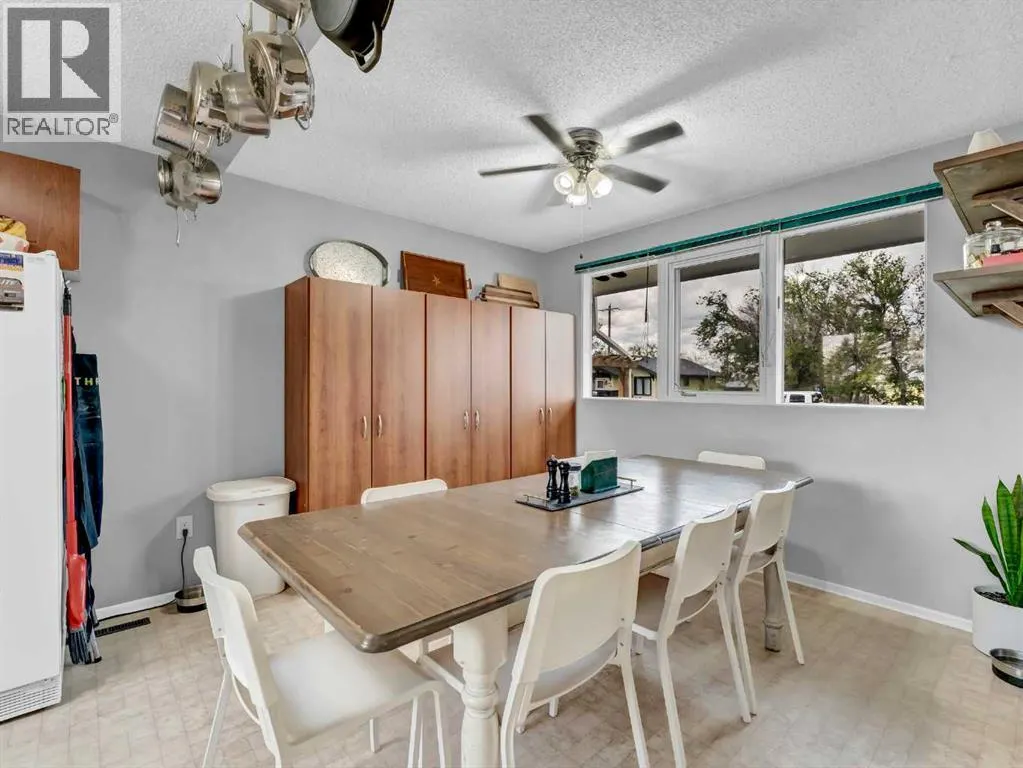 436 3 Street W